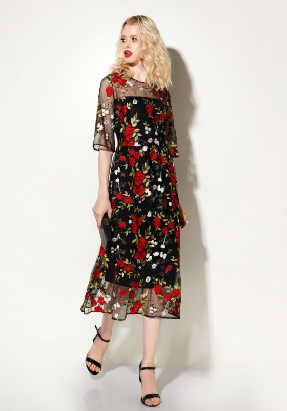 Стильное платье с цветочной вышивкой - Стильное платье с цветочной вышивкой